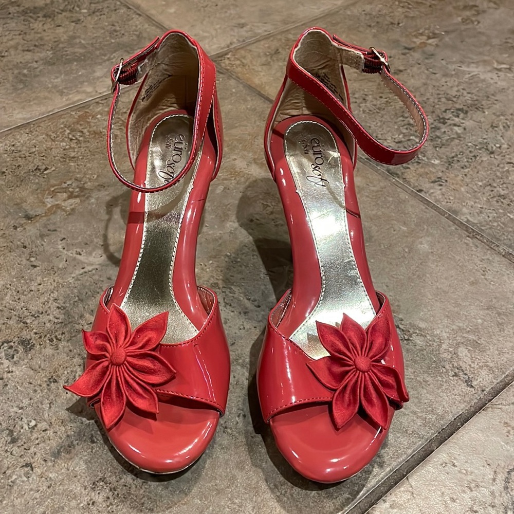 Euro Soft by Sofft Red Patent Leather Peep Toe Heels Size 8